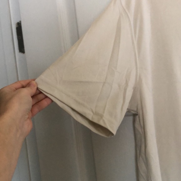 Very soft T-shirt in great condition - Picture 2 of 4